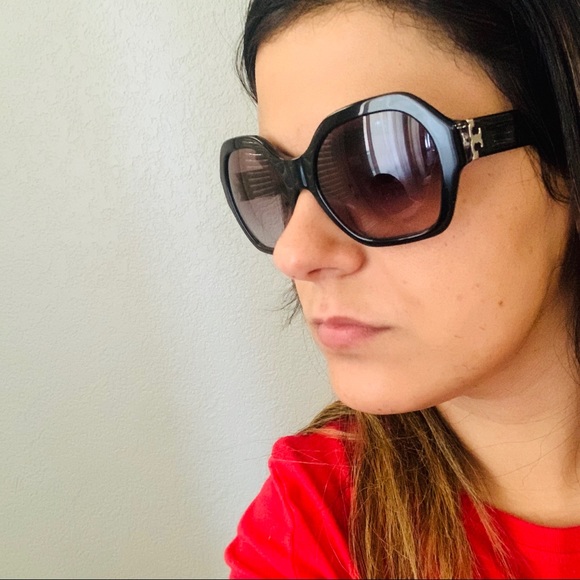 Tory Burch Accessories - New black🖤 Tory butch sunglasses